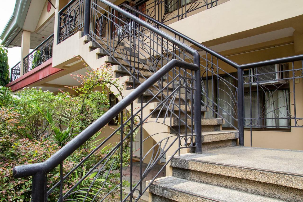 Golden Belle Apartelle And Suites Davao Exterior photo